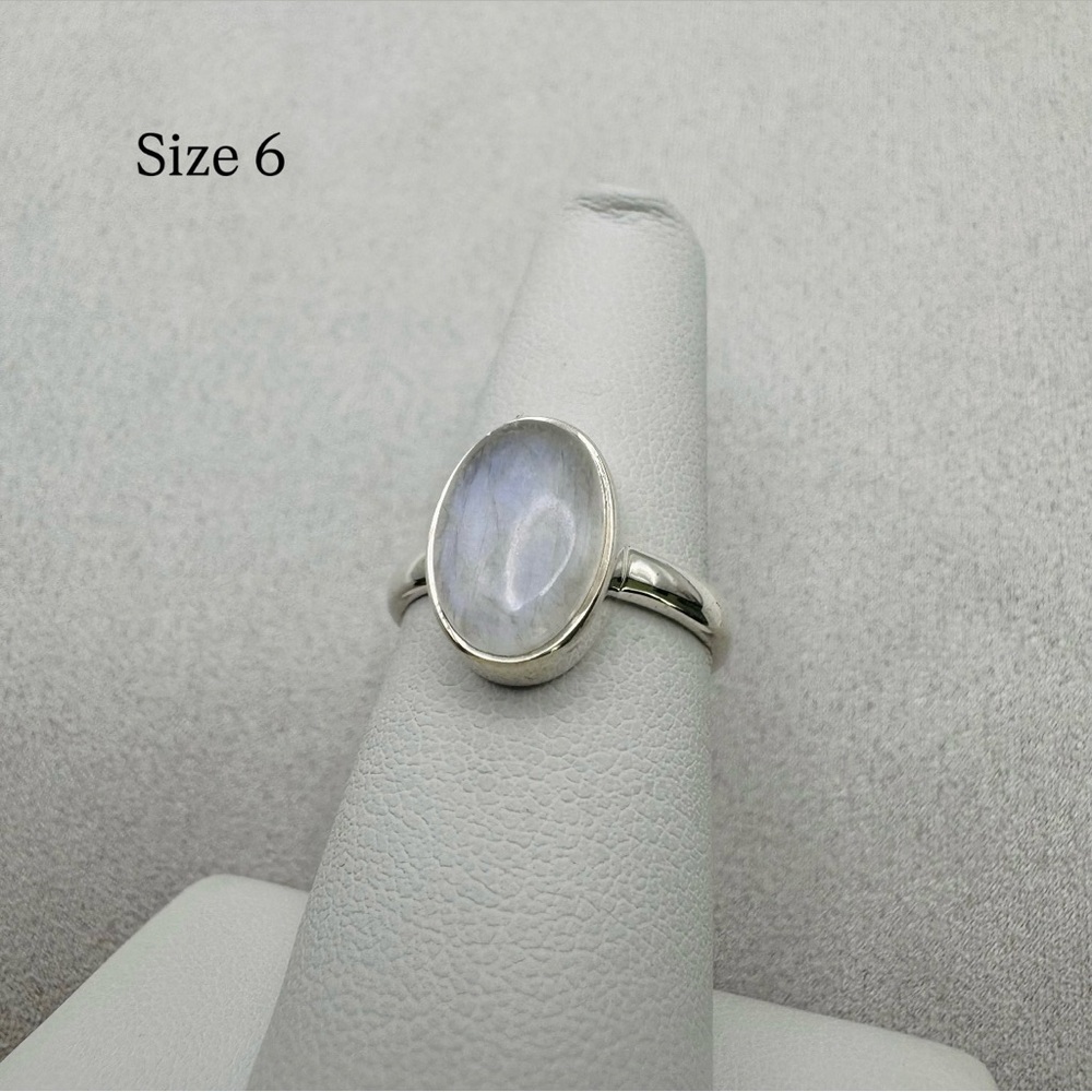 Rainbow Moonstone Sterling Silver Oval Ring - Picture 3 of 5